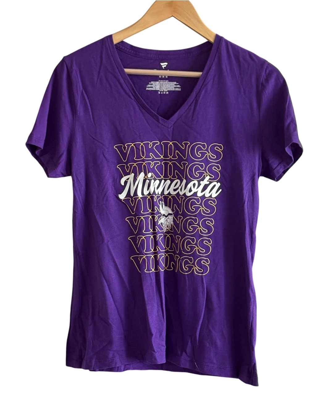 Fantatics MN Vikings Womens Purple V Neck Tee Shirt Top Size Medium NFL Football - Picture 3 of 5